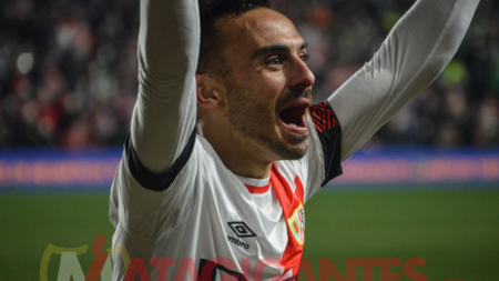Álvaro García ya es el jugador de la plantilla con más partidos en Primera