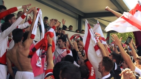 “Pero el Rayo nunca va a ganar una Liga. ¿No te gustaría ser de un equipo que pudiese ganar algo?”