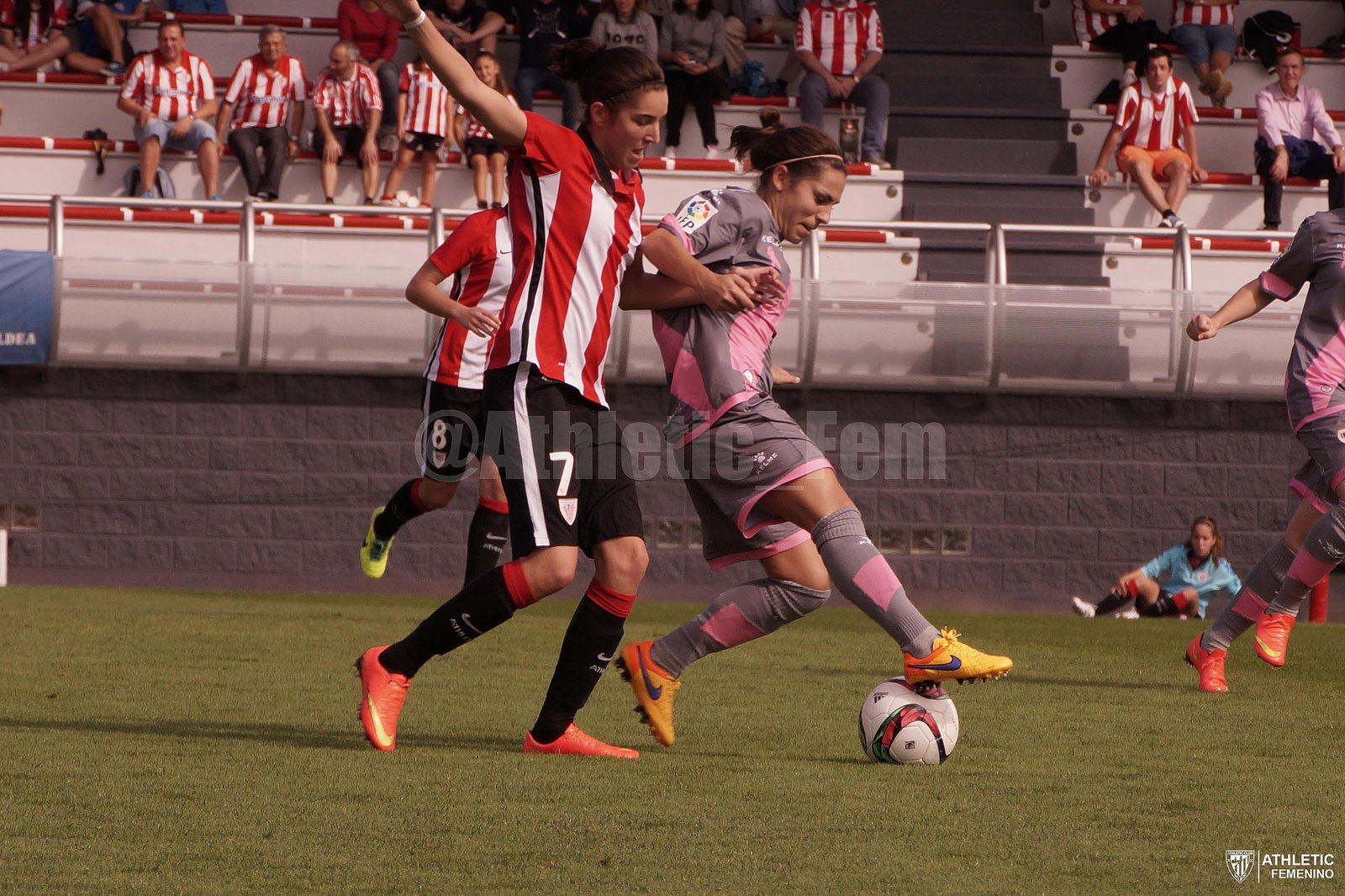 Las leonas sacan sus garras y vencen a las guerreras