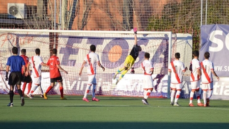 El Rayo B saca un punto de la nada