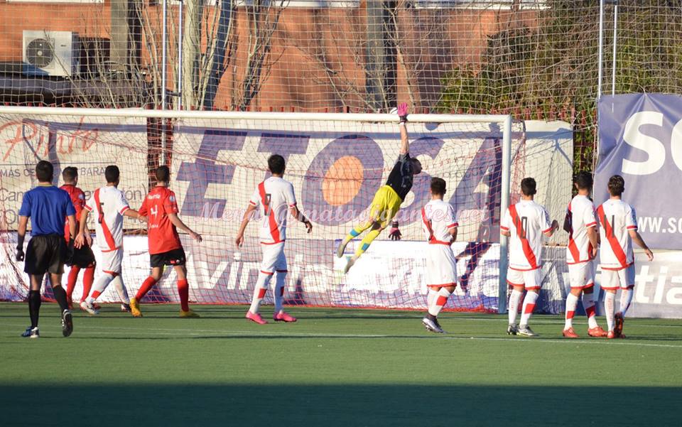 El Rayo B saca un punto de la nada