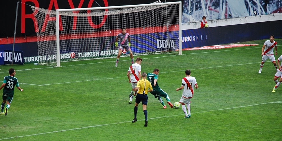 El Rayo visita el Villamarín con la moral por las nubes