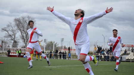 El Rayo B vence sobreponiéndose al caos