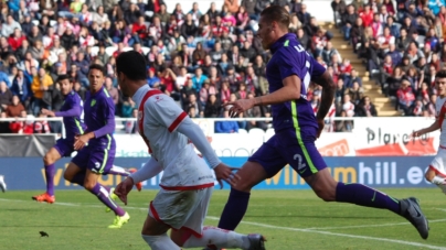 El Rayo regala dos puntos y sigue en la lucha por no descender