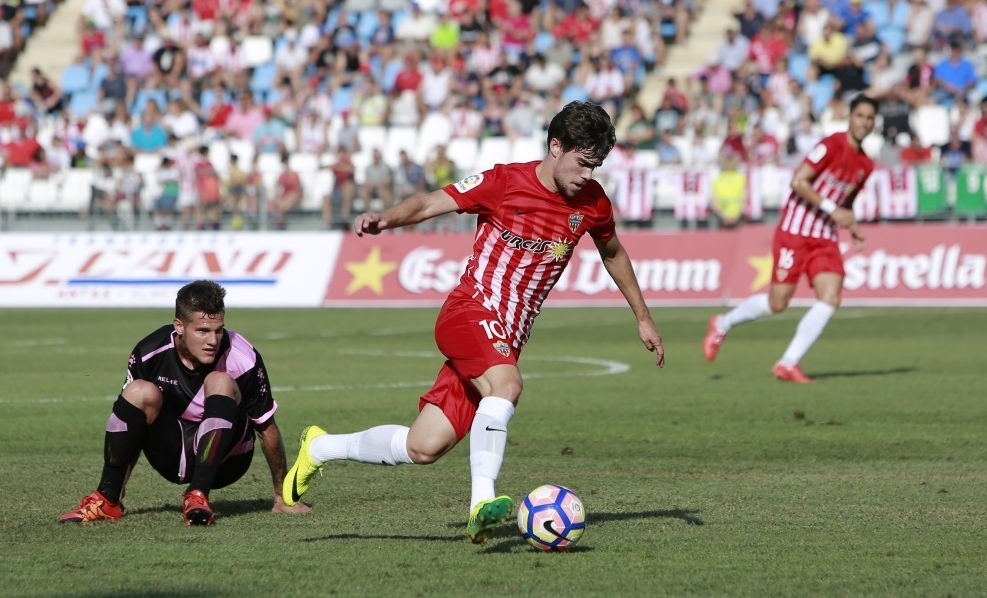 El Rayo muerde el polvo en Almería