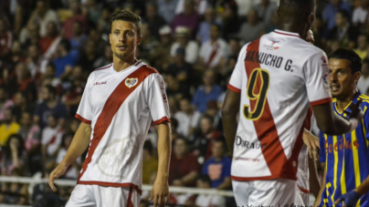 Michu entierra las opciones del Rayo en Oviedo