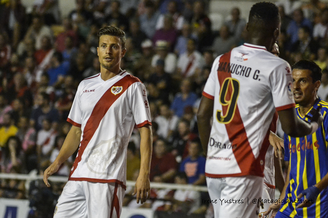 Michu entierra las opciones del Rayo en Oviedo