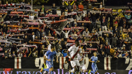 Baraja cuenta con Miku, Manucho y Guerra para su estreno en Vallecas