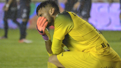 Gazzaniga y el árbitro le regalan 3 puntos al Real Zaragoza