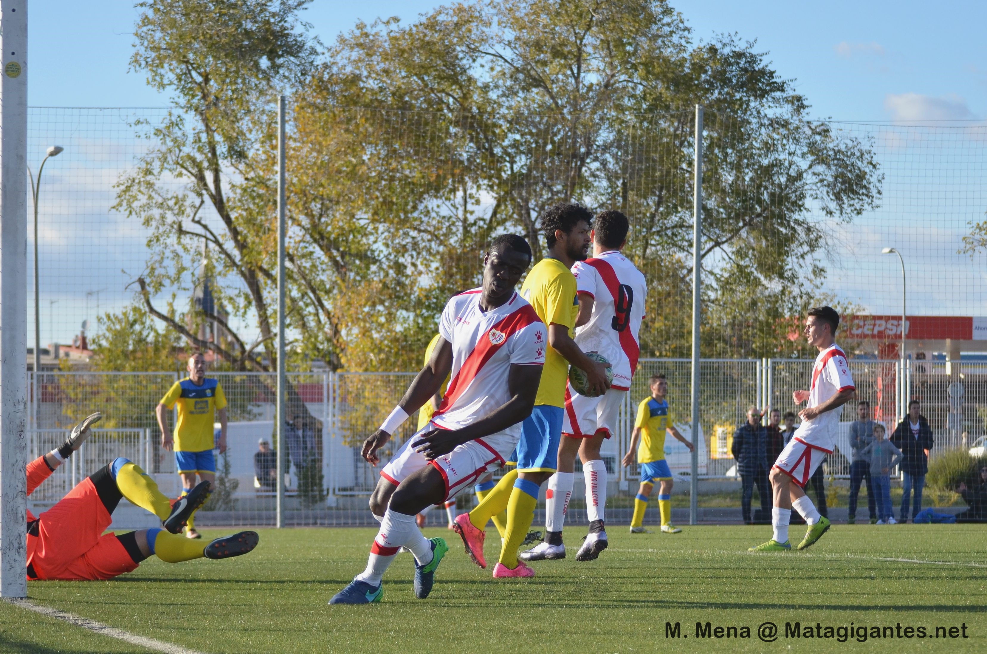 El comienzo de la segunda parte hunde al Rayo B