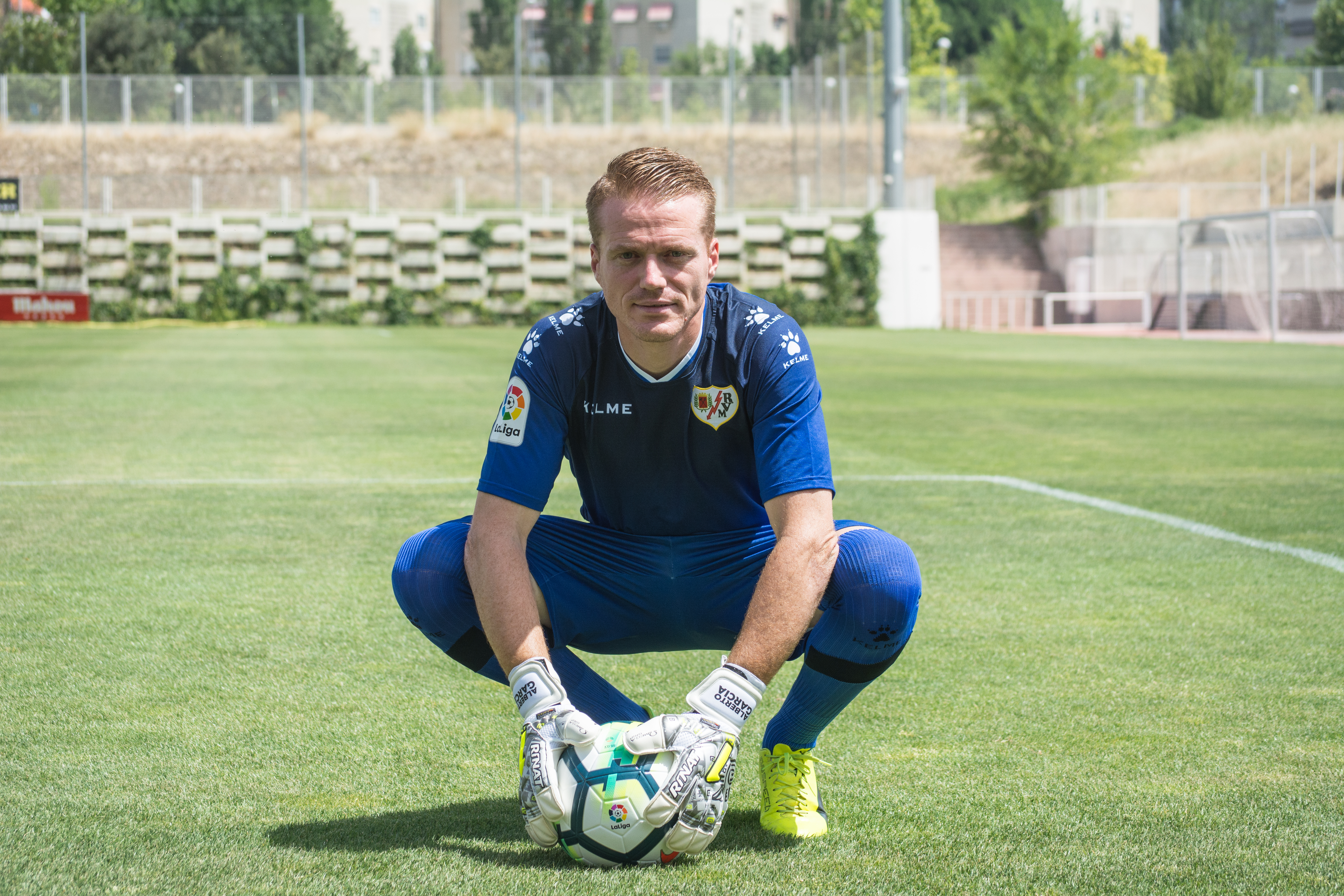 Alberto García: «Estoy en el Rayo por lo que representa dentro y fuera del campo»