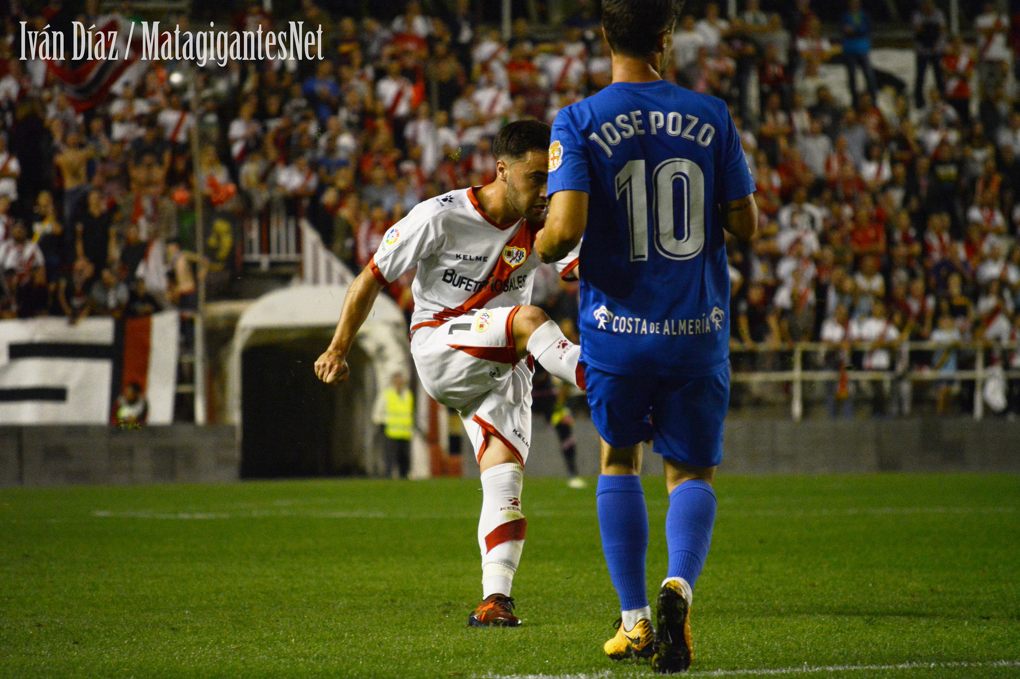 Pozo: desborde y juego entre líneas para Míchel