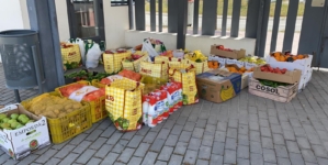 La primera plantilla del Rayo Vallecano, solidaria con su barrio