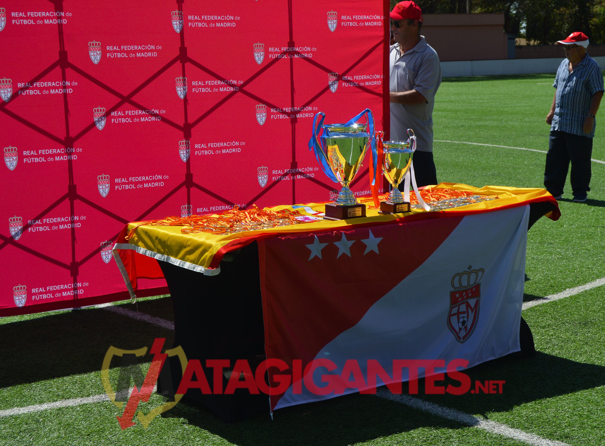 Una Copa para tres aspirantes