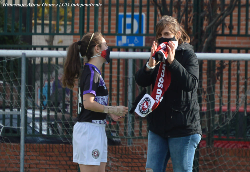 El CD Independiente de Vallecas rinde homenaje a Alicia Gómez