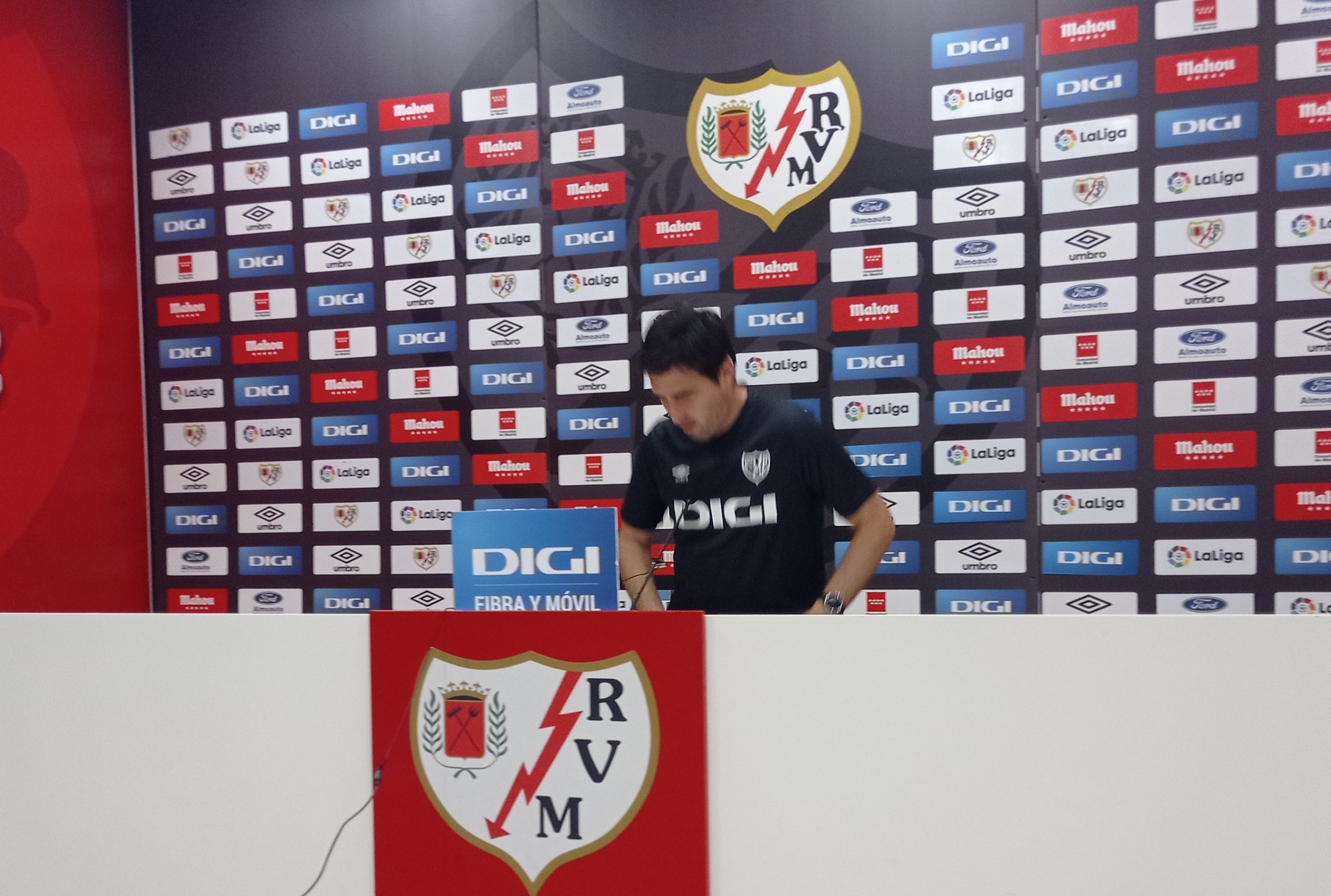 Andoni Iraola: «Queremos conseguir un nivel alto en cualquier posición»