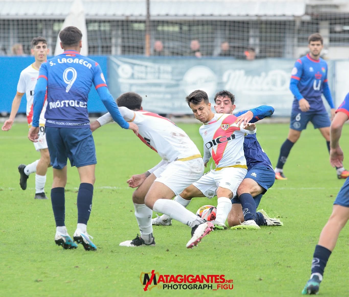 Primeros refuerzos para el Rayo B