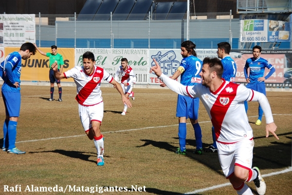 Antonio Campillo celebrando el gol en Fuenlabrada.